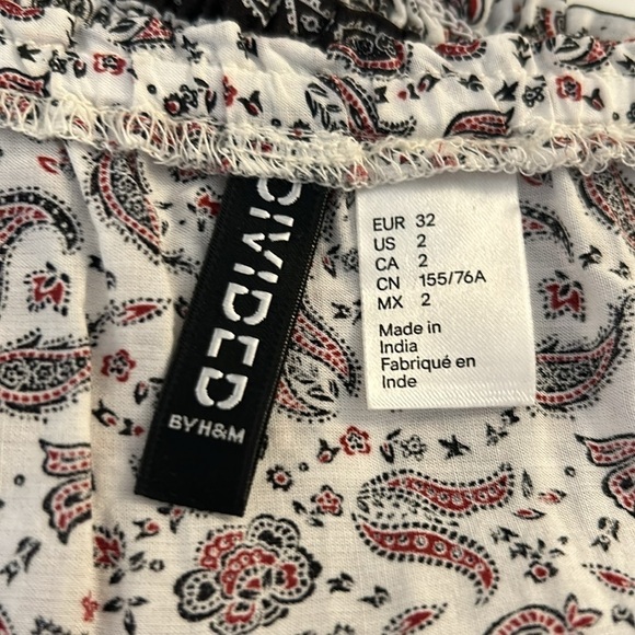 H&M White Floral Boho Long Sleeve Flowy Top Size 2 Small - Picture 6 of 7